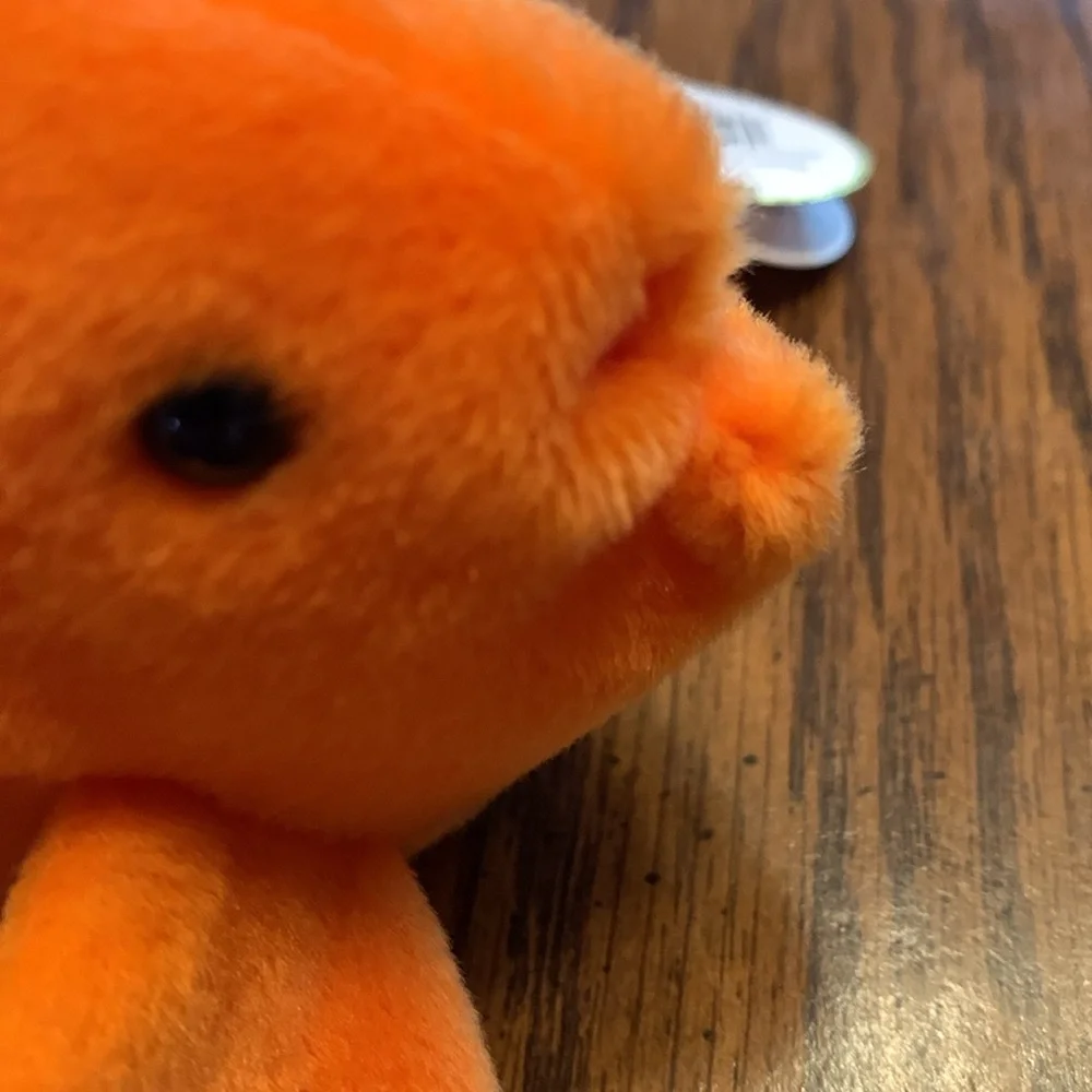 Ty Beanie Baby, Goldie, DOB 11-14-1994